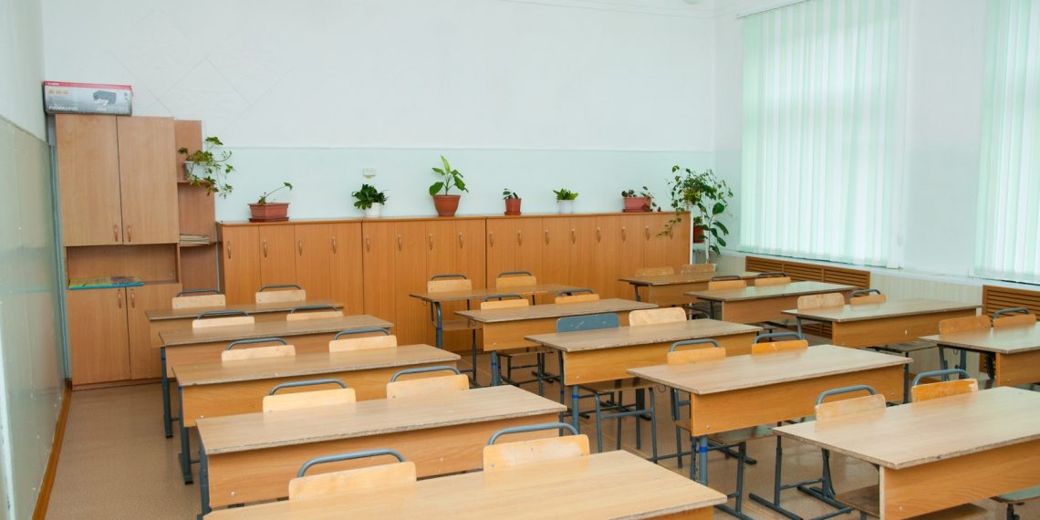 Мектепти бүтпөгөндөр кантип аттестат алса болот?