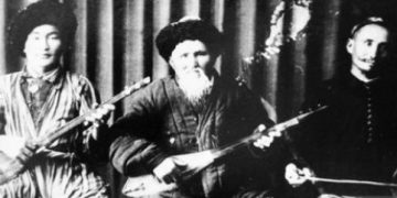 Кыргыздын төкмө ырчысы - Эшмамбет