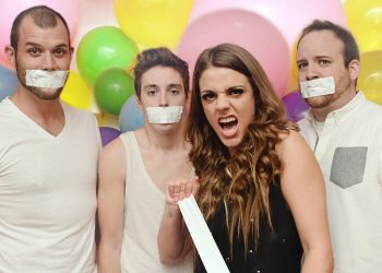 Менин айыман күйөөмдүн достору жок. Психолог жооп берет