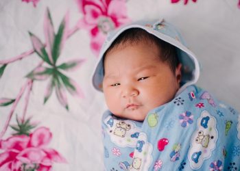 Баланын өнүгүү этаптары 1-6 ай. Бул тууралуу ар бир ата-эне билиш керек