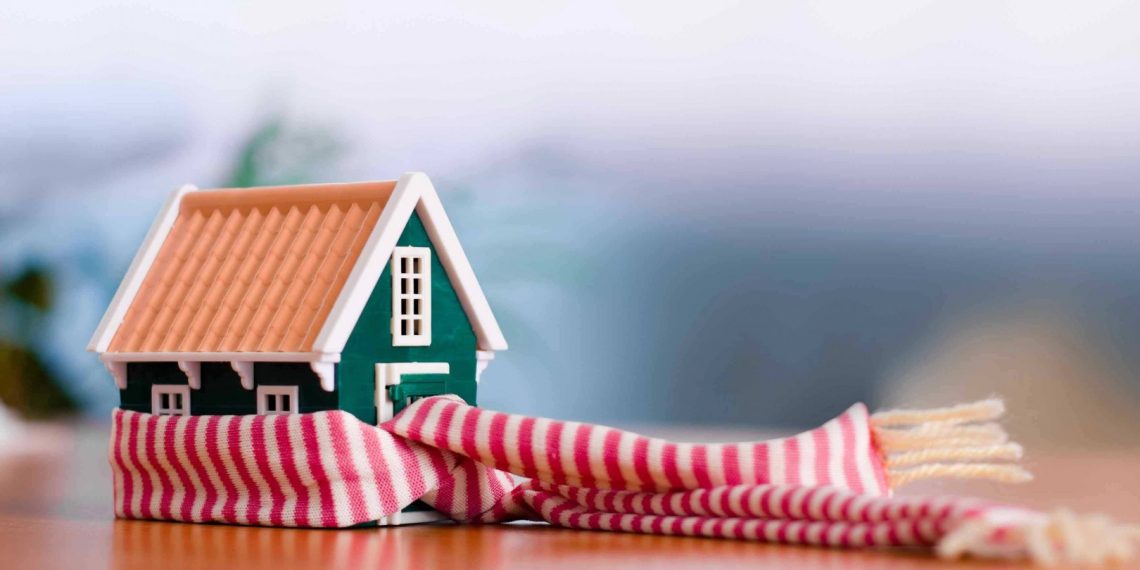 «Жайлуу конуш» энергоэффективдүү насыясы тууралуу адис айтып берет