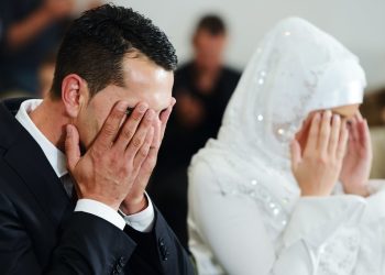 Нике кыюуга кимди күбө кылсам болот?