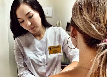 Көкүрөгүмдөн жагымсыз жыт чыгат. Эмне себептен болушу мүмкүн?