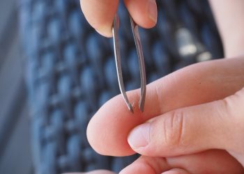 Бутума сөөл чыккан. Кантип жоготсом болот? Дерматологдун жообу