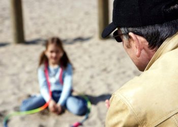 Бала уурдоо. Кантип сактануу керек? Ата-эне жана бала үчүн 10 эреже