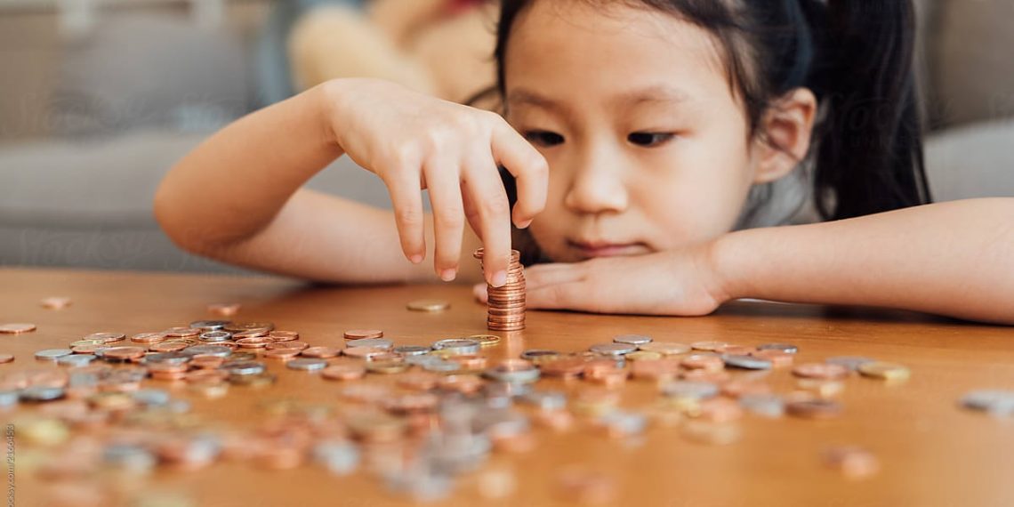 Балага акча берип үйрөтүү керекпи? 5 суроого жооп