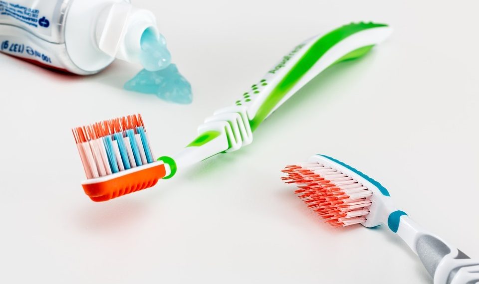 Тиш пастаны кантип туура тандоо керек?