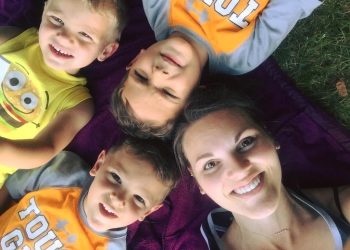 3 уулдун апасы өзүнүн болочок келиндерине кат жазды