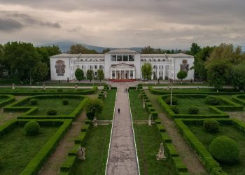 Абитуриентке: ЖРТнин жыйынтыктарын талап кылбаган окуу жайлар