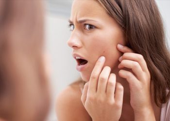 Жыныстык жашоо башталганда "угрилер" кетет деген чынбы? Гинеколог жооп берет