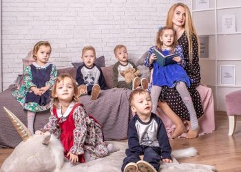 Алты балалуу энеден кеңеш. Улуу балдарды кичүүлөрдөн коргоо керек