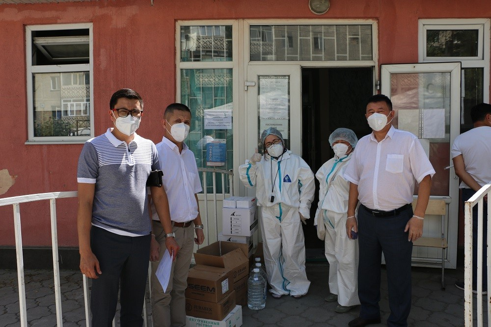 ОАО "Айыл Банк" оказывает поддержку медикам по всему Кыргызстану в борьбе против COVID-19