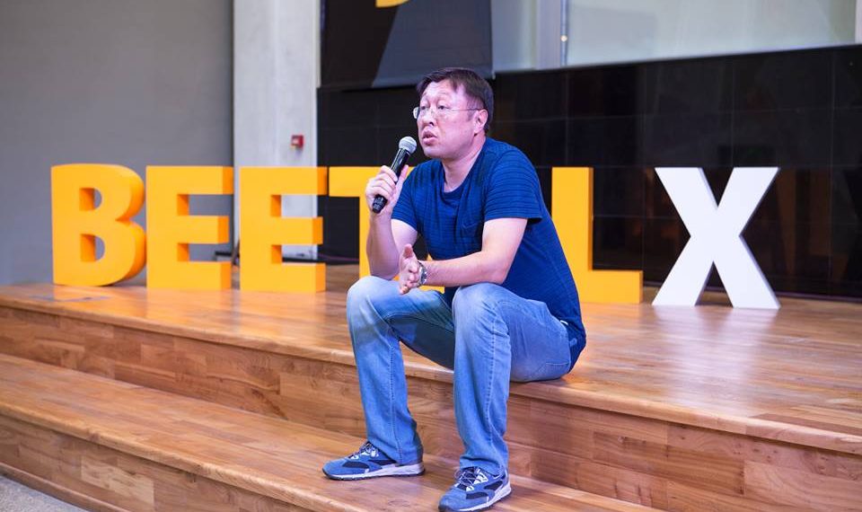 Кантип мен англис тилин үйрөндүм. Топ-менеджер Тилек Ахматовдон кеңеш