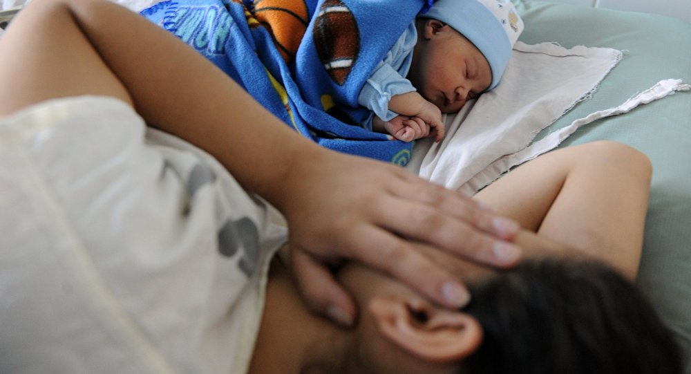 Акча бербегеним үчүн аялымды чыгарбай коюшту. Төрөт үйүндө болгон окуя