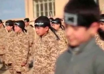 Ата-эненин мээримине муктаж болуп турган бала радикалдардын туткунуна түшөт