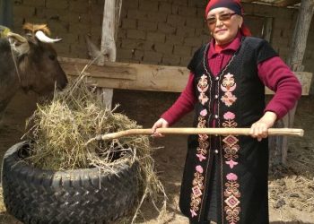 Азылкул апа жакырчылыктан кантип суурулуп чыкканын айтып берет