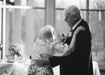 Таятам менен таенемдин акыркы вальсы. Абышка-кемпирдин сүйүү баяны