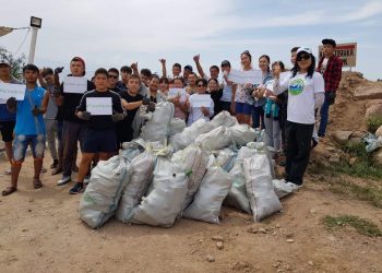 «Дүйнөнү тазарталы!»: миңдеген кыргызстандыктар өлкөнү таштандылардан тазалайт