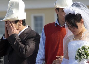 Күйөөм балалуу болгуча сүйбөй турганын айтты. Жаш келиндин баяны