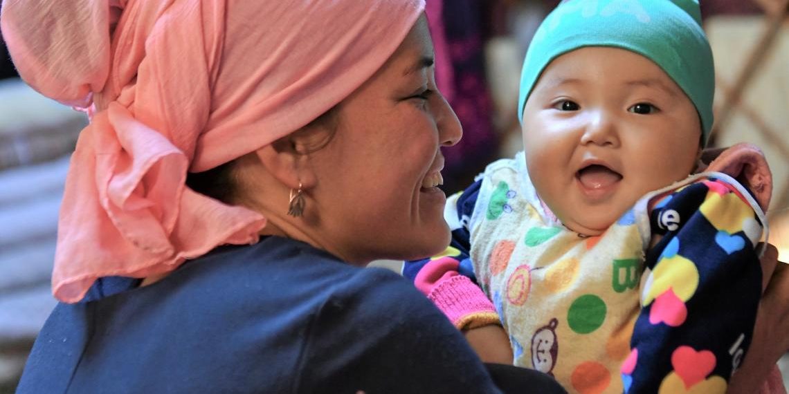 Баланын өнүгүү этаптары 6-12 ай. Ата-энелерге билүү пайдалуу