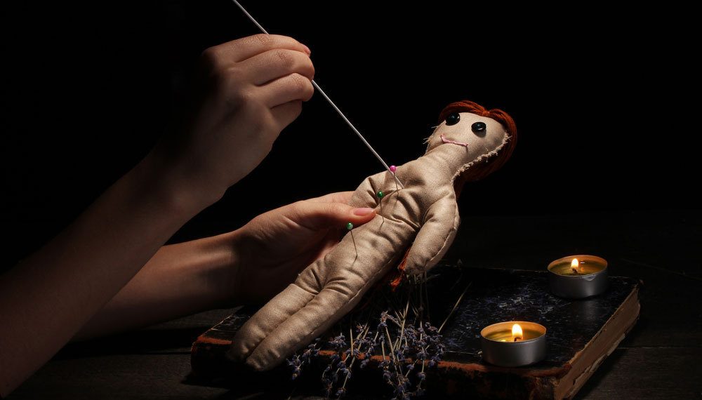 Кетип калган күйөөмдү кайтаруу үчүн дуба окутсам болобу? Теолог жооп берет