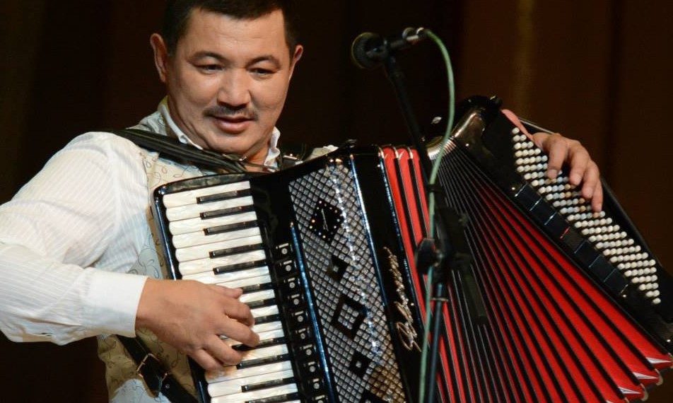 Бек Борбиевдин ырларын билесизби? Кыйратам десеңиз