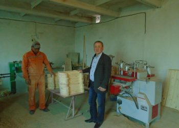 Укмуштуудай эмерек жасаган Замирбек устанын ийгилик сыры