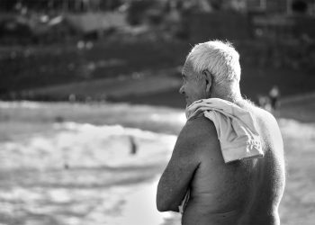 Кайын атам үйдө турсачан жүрөт экен. Жаңы келген келиндин баяны