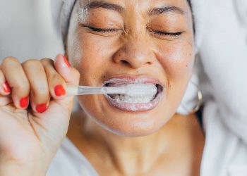 Эмне себептен ооздон жагымсыз жыт чыгып калат?