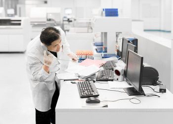 Жыныс мүчө эмне себептен кыйшайып калат? Уролог жооп берет