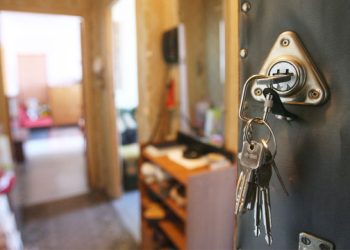 Батириме каттоодо турган адамды каттоодон чыгарышым керекпи?