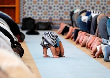 Намаз окуп жатсам