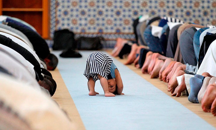 Намаз окуп жатсам