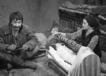 "Бетме-бет" повестин ким жазган? Чыгармалар боюнча тесттен өтүңүз