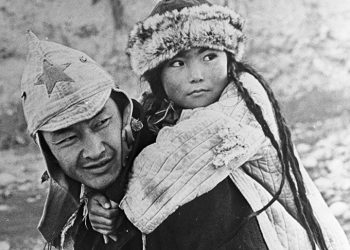 "Биринчи мугалим" тасмасындагы мугалимдин аты ким? Кызыктуу тесттен өтүңүз