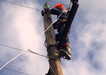 Кошунам зымдарды ылдый кылып үйүнө свет тартып алды. Эмне кылсам болот?