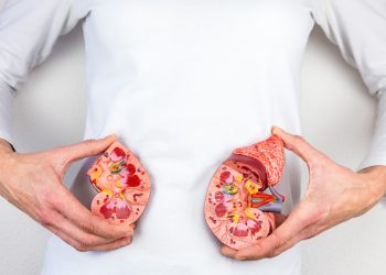 Бөйрөгүмдөгү ташты операция менен алдырсамбы же аппарат менен талкалатсамбы?