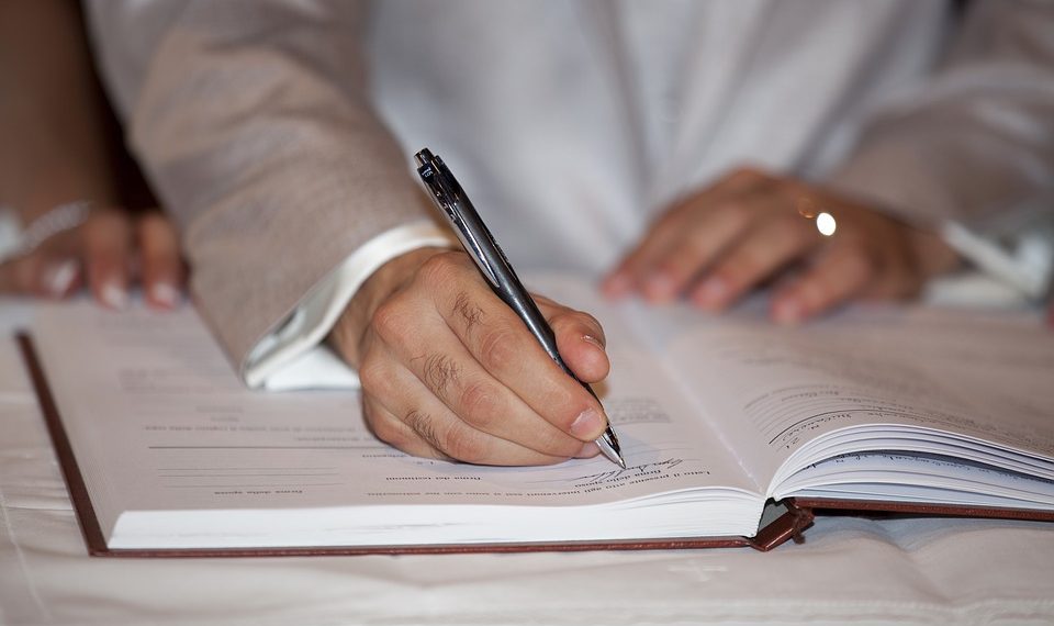 Эжем турмушка чыкса