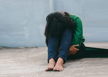 Акылы кем ата-энемди болочок кайын-журтума тааныштыргандан уялам