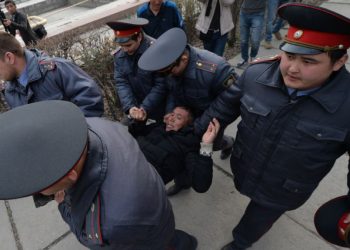 Укугуңду бил: милициянын кыйнаганга акысы жок