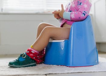 Баланы горшокко кантип үйрөтсө болот? Балдар психологу кеңеш берет