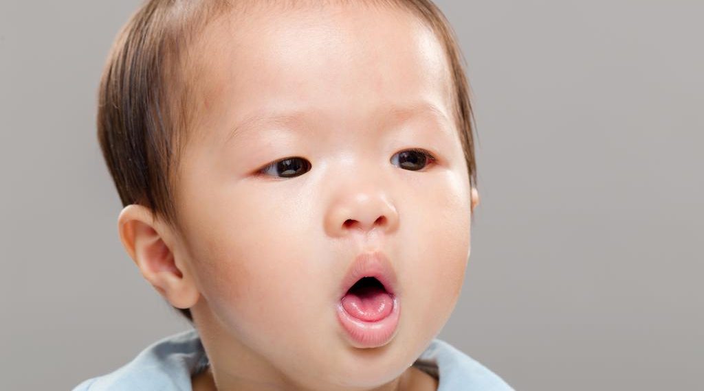 Баламдын тамагы эки айдан бери кырылдап жатат. Эмне кылсам болот?