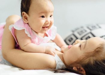 Кызымдын тиши чыга элек. Эмне себептен болушу мүмкүн?