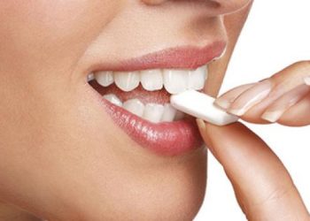 Кош бойлуу кезде сагыз чайнаса балаң ыйлак болуп калабы? Эксперттер жооп берет