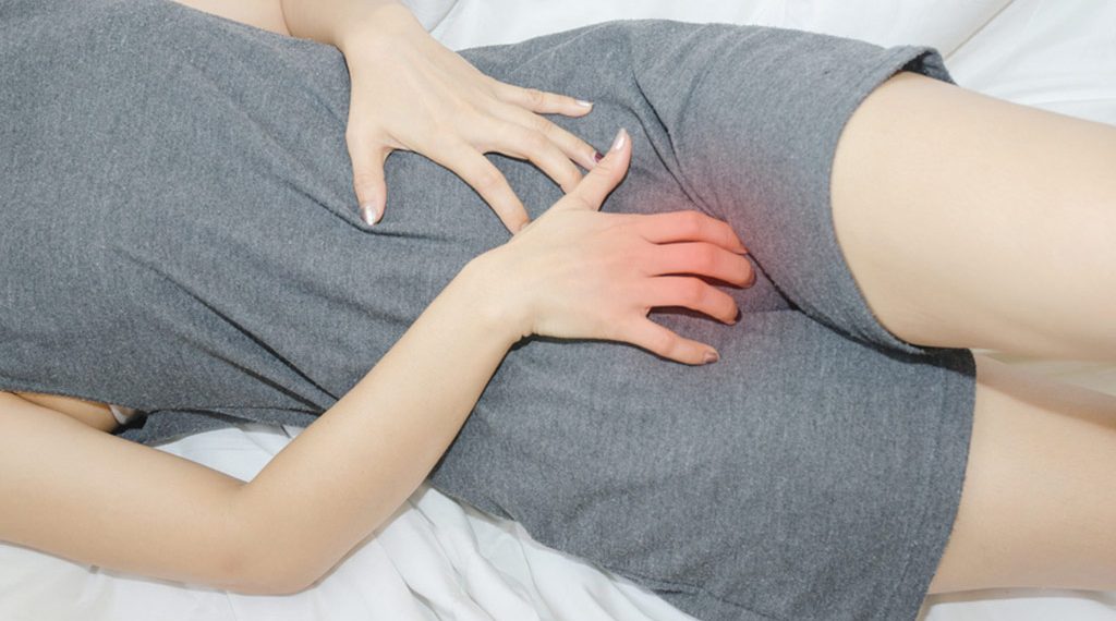 Жыныс мүчөнү кычыштырып