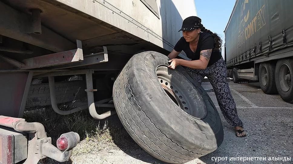 Үй иштерин кайын энем жасайт