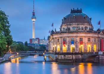 Германияга бир жылдык практикага кантип кетсе болот? Канча сом керек?