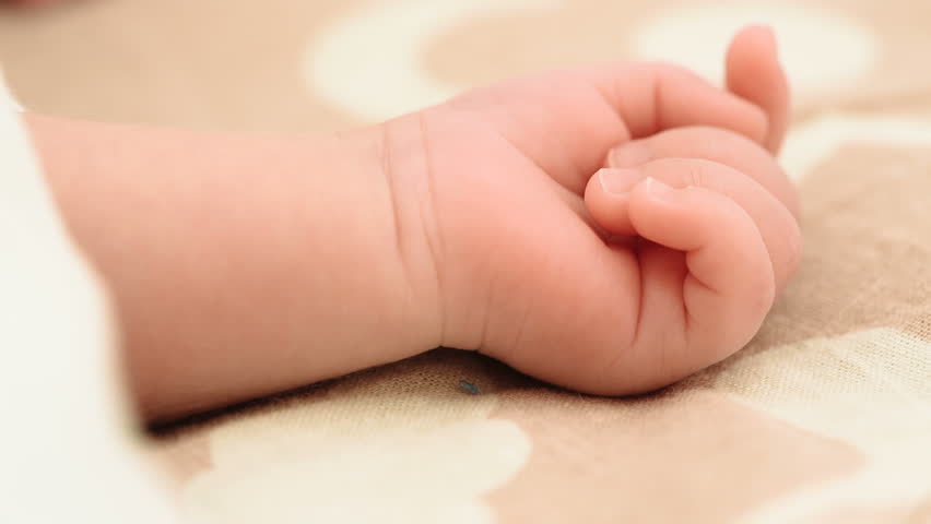 Кызымды кайын эжеме жаздырууга карышмын. Менсиз өткөрүп албайбы?