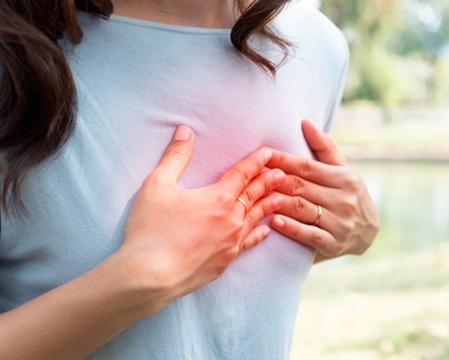 Көкүрөгүм сыздап ооругансыйт. Эмнеге мындай болуп жатат? Маммолог жооп берет