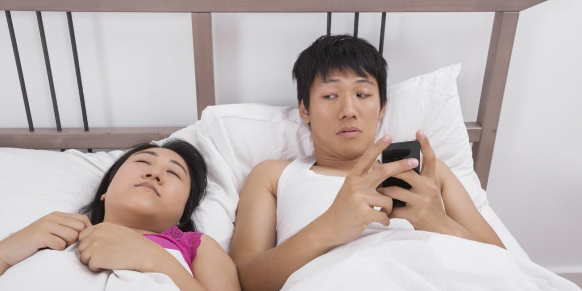 Күйөөм телефонун текшертпейт